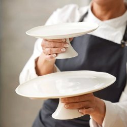 Blomsterberg Kagefad P� Fod �30 x H10 cm - Hvid Porcel�n