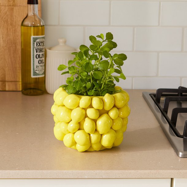 H�ndlavet Keramik Urtepotteskjuler Med Citroner - 18x15 cm. - Gul