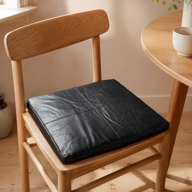 S�dehynde Tokyo B�ffel L�der 40 x 40 cm. - Sort