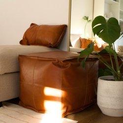 Kvadratisk Lderpuf 50x50 cm. - Cognac