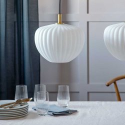 Moud Home Moma Pendel 27 cm.   Opal Glas/Brstet Messing