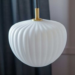 Moud Home Moma Pendel 27 cm.   Opal Glas/Brstet Messing