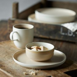 Studio Round North Krus M. Hank 33 cl. - Mat Hvid/Mat Sand