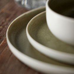 Studio Round North Frokosttallerken �21 cm - Mat Hvid/Mat Gr�n