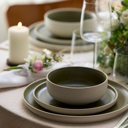 Studio Round North Frokosttallerken �21 cm - Mat Hvid/Mat Gr�n