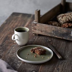 Studio Round North Frokosttallerken �21 cm - Mat Hvid/Mat Gr�n